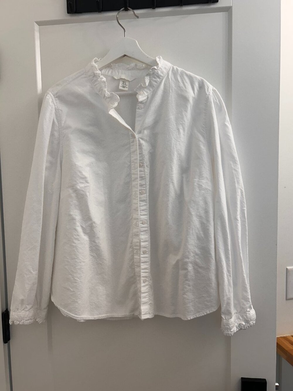 H&M White Ruffle Collar Button-Up Shirt – Size XL